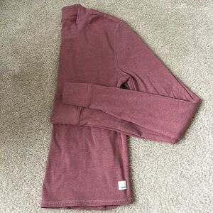NWOT Vuori Mudra Fitted long sleeve tee - Rosewood heather, size M